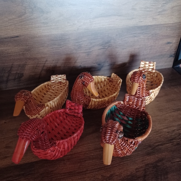 Vintage Cottagecore Woven Wicker Duck Baskets Lot Of 5 Boho Hippie Kitschy - Picture 1 of 9